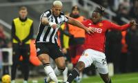 Newcastle inflict more misery on Man Utd, Arsenal extend PL lead