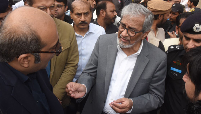 Caretaker Sindh Chief Minister Justice (R ) Maqbool Baqar visits Latifabad and interacts with the residents of the area on November 29, 2023. — X/@SindhCMHouse