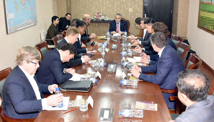 Leader of the House in the Senate Ishaq Dar discusses with delegation, representing portfolio managers, economists,&sovereign analysts from several of the worlds leading investment institutions, led by Mr Marc Zeepvat on Dec 8, 2023. —x/SenatePakistan