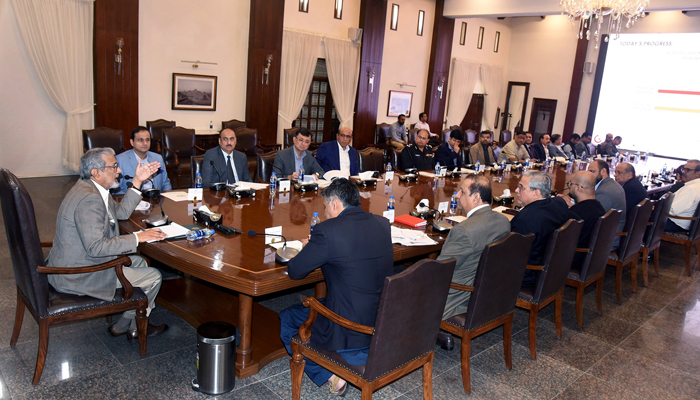Caretaker Sindh CM Justice (R) Maqbool Baqar presides over a follow-up meeting for the beautification of Shahrah-e-Faisal and the development of the Chaukundi Graveyard at CM House on December 13, 2023. — X/@SindhCMHouse