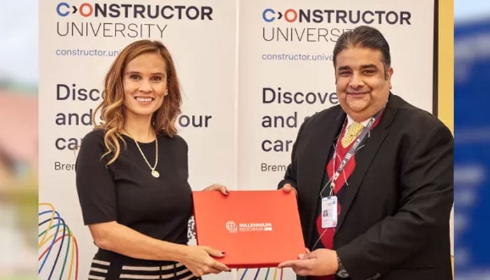 Oznur Bell, Chancellor at Constructor University (left), signed the memorandum of understanding together with Kaleem Rajput (right), representative of the Roots Millennium Group. — Source: Constructor Universit