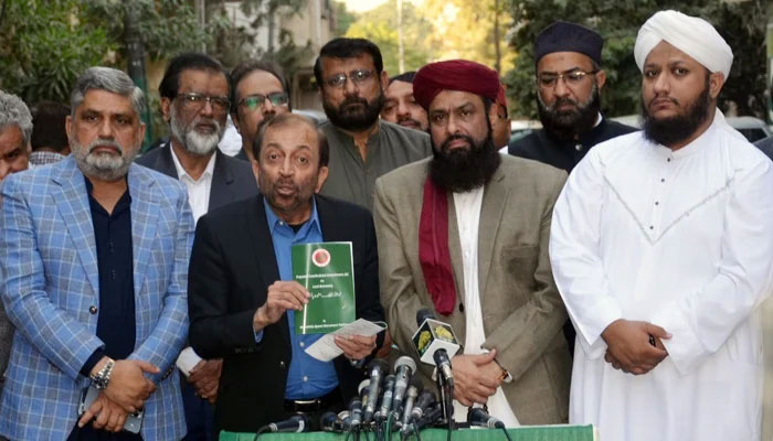 MQM-P senior deputy convener Dr Farooq Sattar speaks with the media after meeting with Pakistan Sunni Tehreek (PST) leader Sarwat Ejaz Qadri on December 9, 2023. — Facebook/MQM ( Muttahida Quami Movement)