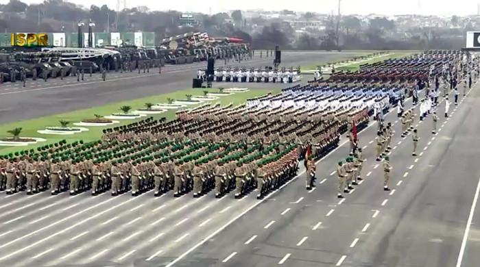 Govt decides to hold ‘Pakistan Day’ parade