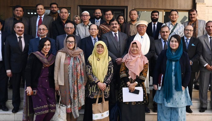 Executive Director, HEC Dr Zia Ul-Qayyum (C) with delegates of the University of Terbuka, Indonesia at the Higher Education Commission (HEC) office, Islamabad on December 21, 2023. — Facebook/Higher Education Commission, Pakistan
