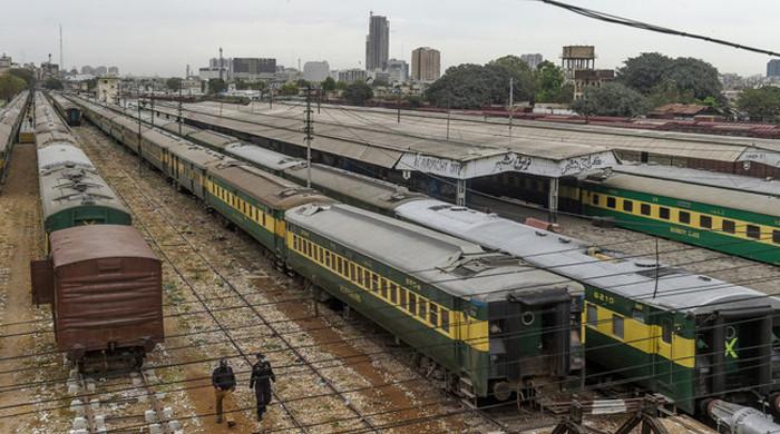 Bomb found in train at Cantt Station defused - Vimarsana News