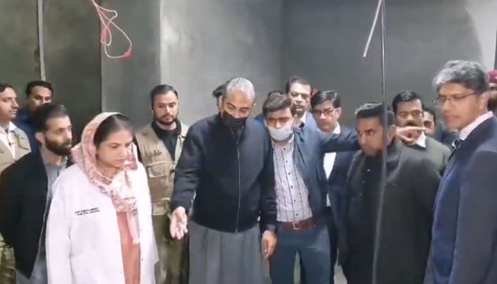 Chief Minister Mohsin Naqvi (C) visits the construction sites of the hospital on December 23, 2023. —X/@MohsinnaqviC42