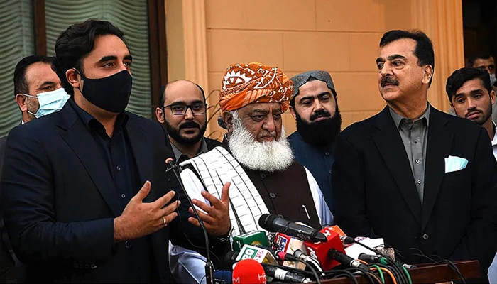PPP Chairman Bilawal Bhutto Zardari (left), flanked by PDM head Maulana Fazlur Rehman and former prime minister Yousaf Raza Gillani, addresses a press conference in Islamabad, February 28, 2021. — INP/File