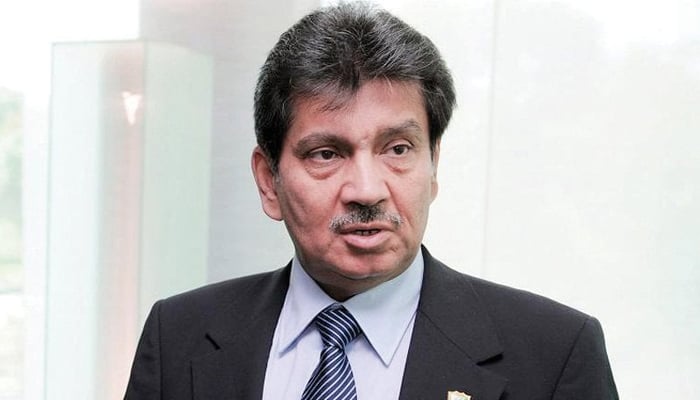 Senior politician and former interior minister Makhdoom Syed Faisal Saleh Hayat. — APP/File