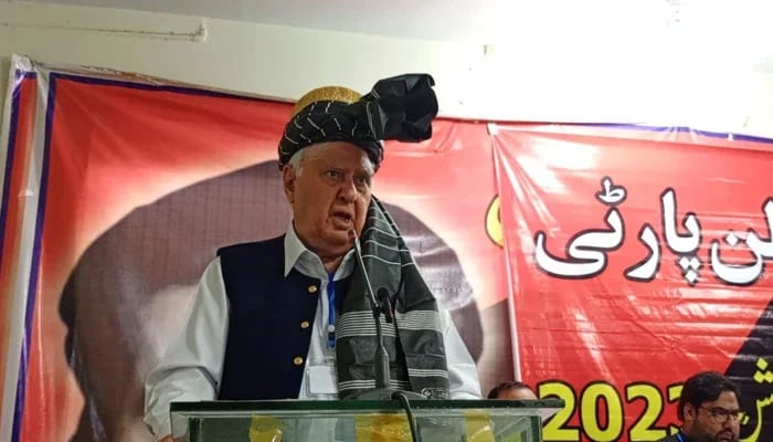 Aftab Ahmad Khan Sherpao addresses the party workers.— Facebook/Aftab Ahmad Khan Sherpao