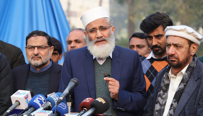 Jamaat-e-Islami ameer Sirajul Haq addressed  a press conference at Mansoorah on Dec 28, 2023. — Facebook/SirajOfficial