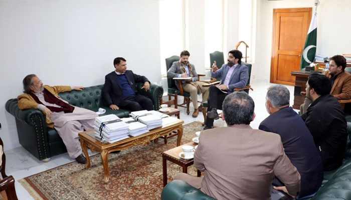 Madad Ali Sindhi held a meeting with Advisor Planning HEC and Directory P&D QAU on Dec 28, 2023. — Radio Pakistan