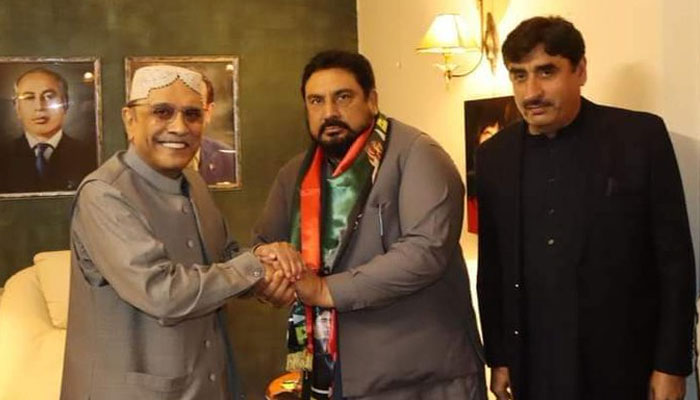 The image released on Dec 30, 2023 shows Asif Ali Zardari welcoming Abidullah Yousafzai in the PPP.  x/Alihyder_rahu