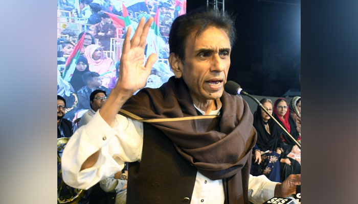 Muttahida-Qaumi Movement-Pakistan (MQM-P) Convener Dr. Khalid Maqbool Siddiqui addresses an event in Surjani Town on December 30, 2023. — Facebook/MQM ( Muttahida Quami Movement)