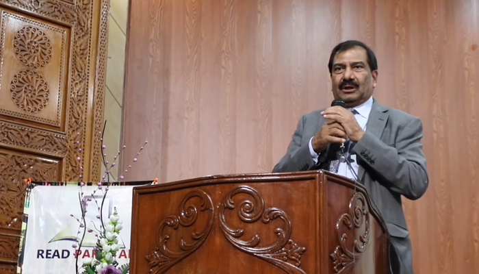 Syed Muhammad Abid Qadri Gillani, a former DIG speaks during a session on January 18, 2020. — Youtube/Read Pakistan