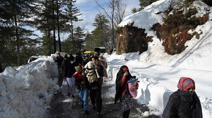 Admin sets up 13 centres in Murree to facilitate tourists - Vimarsana News
