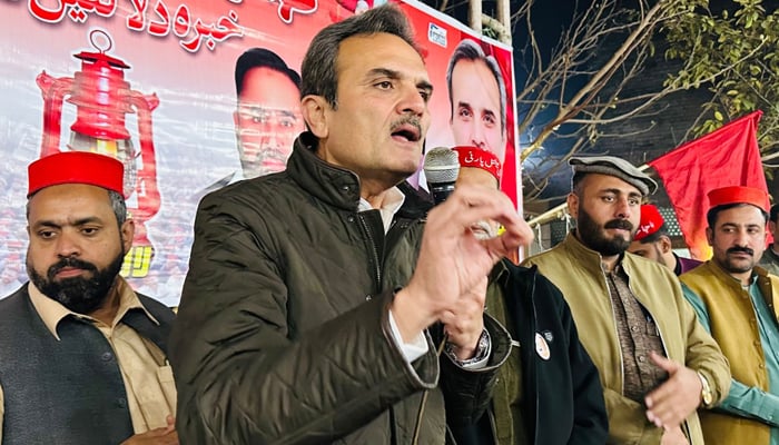 ANP vice-president Amir Haider Hoti while addressing a public meeting at the residence of Pakistan Tehreek-e-Insaf (PTI) local leader and ex-union council nazim Iqtidar Khan on January 2, 2024. — Facebook/Awami National Party