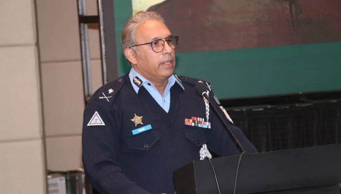 Inspector General Islamabad Police, Dr Akbar Nasir Khan addresses the ceremony at ICCI on December 21, 2023. —Facebook/Islamabad Police