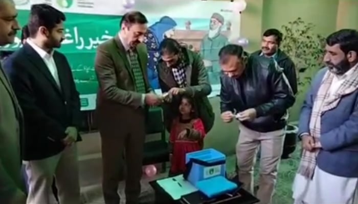 Commissioner Rawalpindi Division Liaquat Ali Chatta during the inauguration of the first seven-day anti-polio campaign of 2024 in this still on January 8, 2024. — Facebook/Commissioner Rawalpindi Official