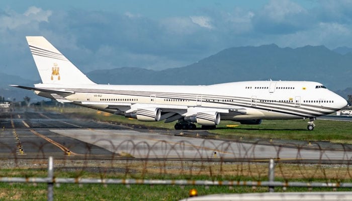 Sultan of Brunei’s Boeing 747-430. — Flickr/Miguel Cenon