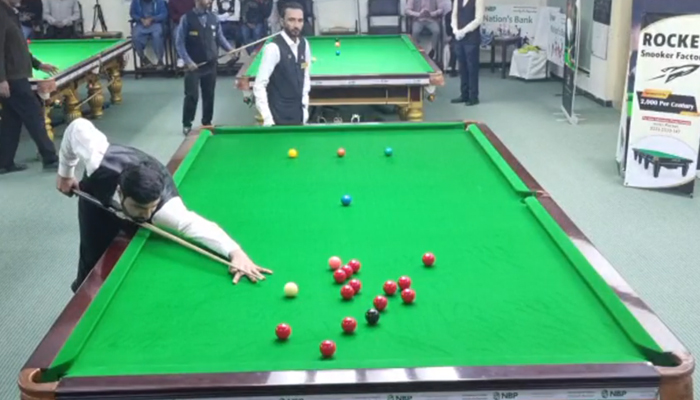 Haris stuns former champion Shahid