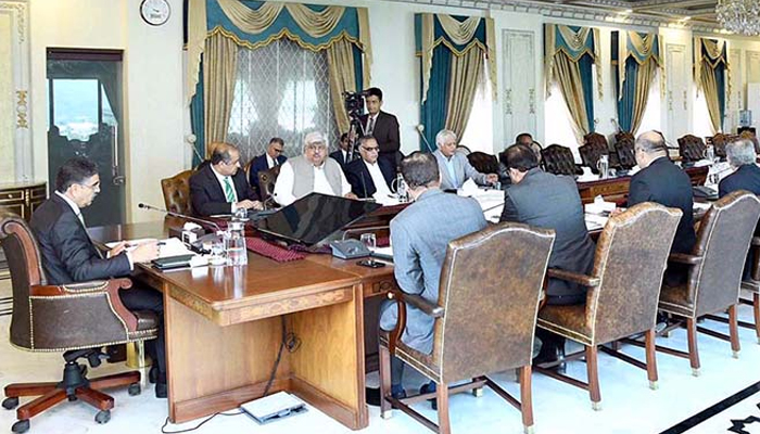 Caretaker Prime Minister Anwaar-ul-Haq Kakar chairs a meeting in Islamabad. — APP/File