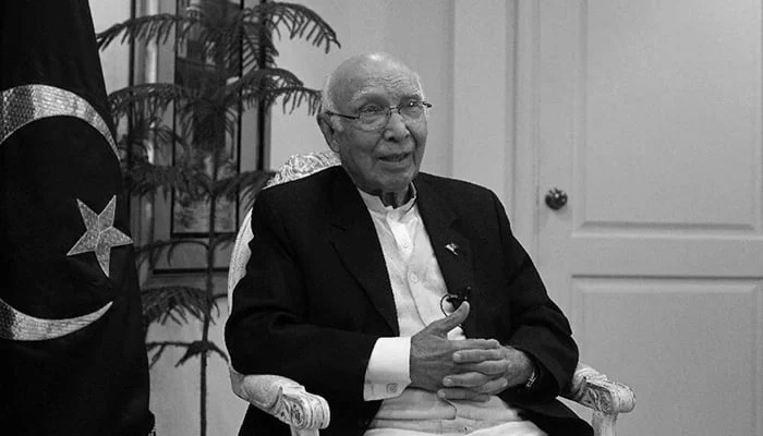 Former finance minister Sartaj Aziz (late). — AFP/File
