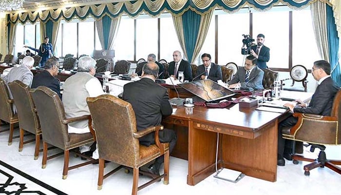 Caretaker Prime Minister Anwaar-ul-Haq Kakar chairs a meeting in Islamabad. — APP/File