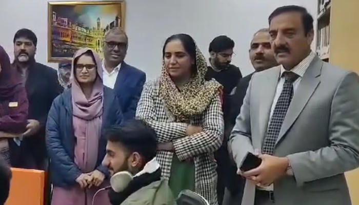 Commissioner Rawalpindi Division Liaquat Ali Chatta can be seen at the e-Library Liaquat Bagh during his visit on January 27, 2024. — X