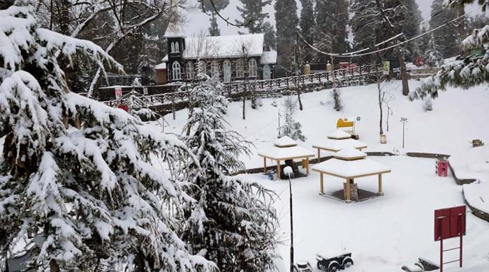 Upper Hazara experiences 2nd day of snowfall - Vimarsana News