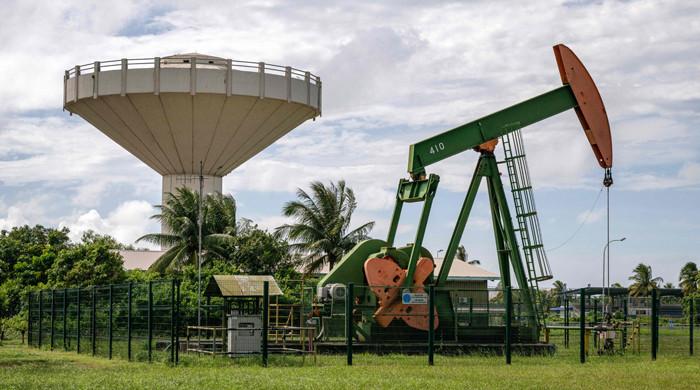 Oil sales fall 13pc in July-Jan, furnace oil bucks trend