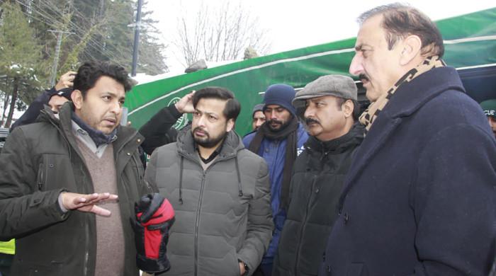 Commissioner visits Murree to review facilities for tourists - Vimarsana News