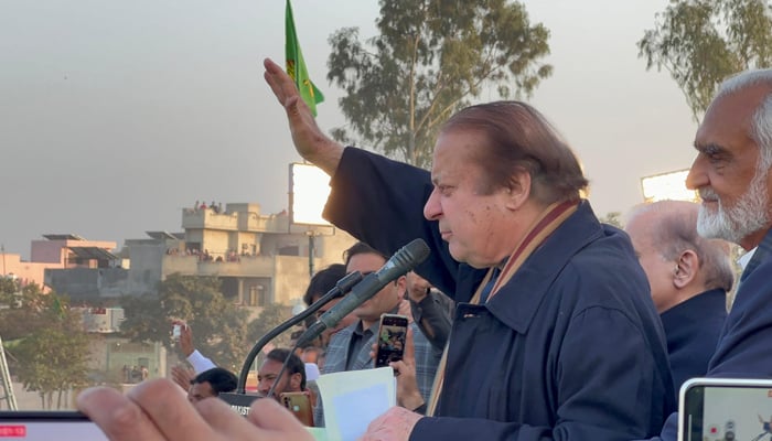 Pakistan Muslim League-Nawaz (PMLN) Quaid and former prime minister Nawaz Sharif addreses a rally in Kasur on February 6, 2024. — Facebook/PML(N)