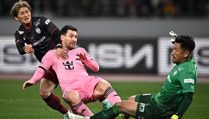 Inter Miami forward Lionel Messi (second from left) clashes with Vissel Kobe goalkeeper Shota Arai. — AFP/File