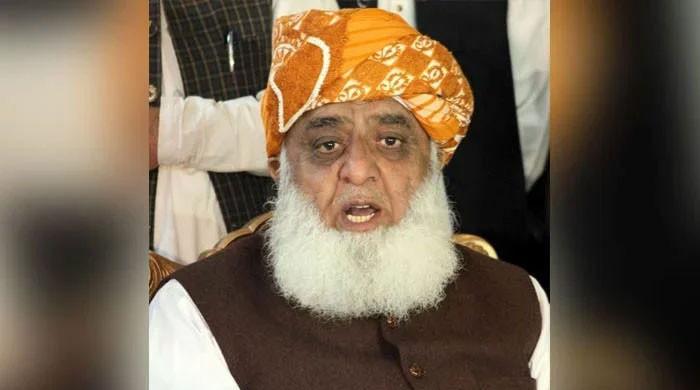 Fazl, Kundi cast votes in DI Khan - Vimarsana News