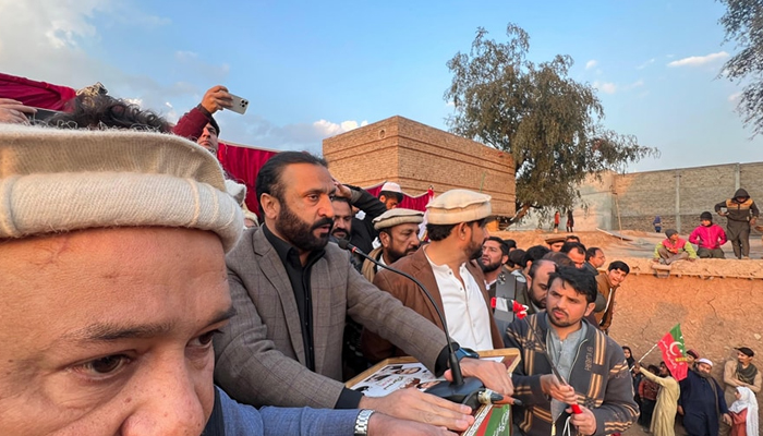 Pakistan Tehreek-e-Insaf (PTI)-backed candidate for PK-90 Kohat, Aftab Alam speaks during a gathering of supporters on February 5, 2024. — Facebook/Aftab Alam