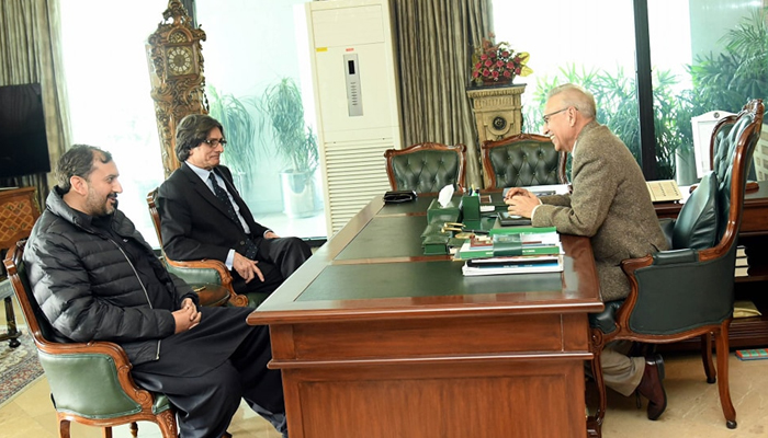 PTI delegation comprising Raoof Hassan (c) and Umair Niazi while meeting with  President Dr Arif Alvi at the President House Islamabad on February 12, 2024. — Facebook/Pakistan Tehreek-e-Insaf