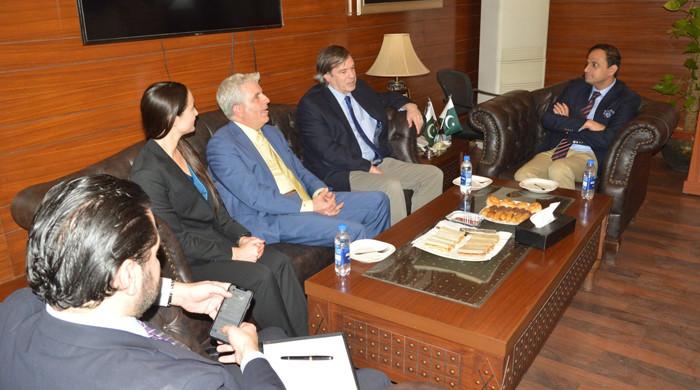 Wahab discusses Karachi's problems with US delegation - Vimarsana News