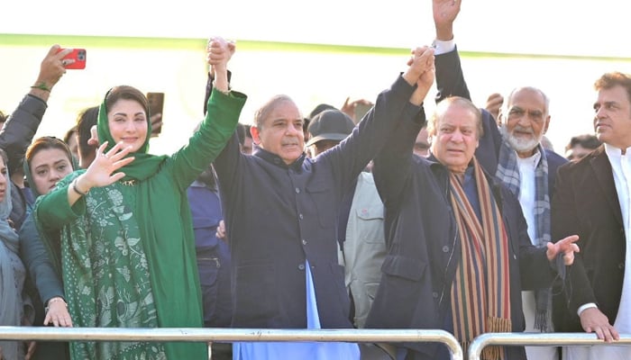 Pakistan Muslim League-Nawaz President Shehbaz Sharif (c), Senior VP Maryam Nawaz (L), and former PM and party supremo Nawaz Sharif during an election rally on February 7, 2024. — Facebook/PML(N)