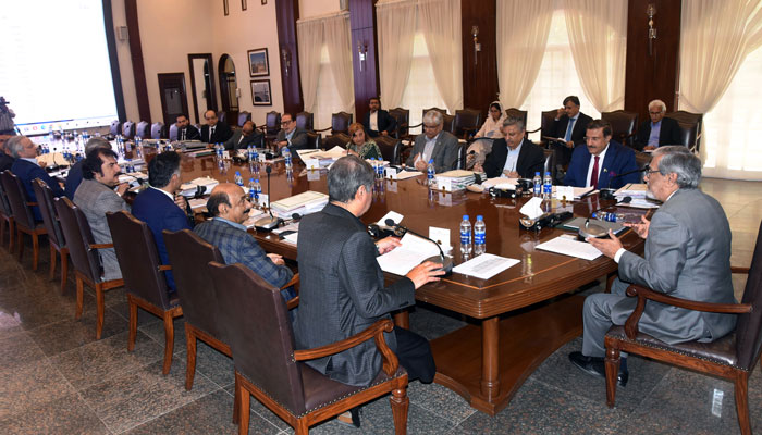 Caretaker Sindh Chief Minister Justice (Retd) Maqbool Baqar presides over a cabinet meeting at CM House on February 20, 2024. — Facebook/Sindh Chief Minister House