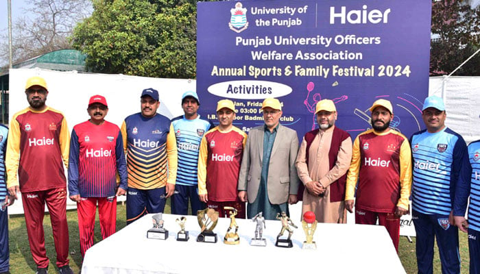 PU Vice Chancellor Prof Dr Khalid Mahmood (C) poses along with University officials during the annual sports and family festival at Hailey College of Commerce ground on February 17, 2024. — PU Website