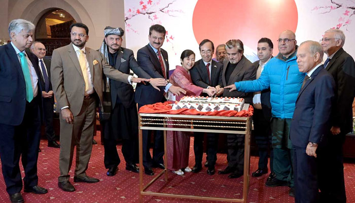 Caretaker Minister for Information Murtaza Solangi and Caretaker Federal Minister of National Heritage & Culture Syed Jamal Shah along with Ambassador of Japan to Pakistan H.E Mitsuhiro Wada cuts a cake to celebrate the 64th Birthday of His Majesty the Emperor on February 22, 2024. — APP