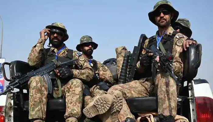 Pakistan Army soldiers gear up for an operation against terrorists. — AFP/File