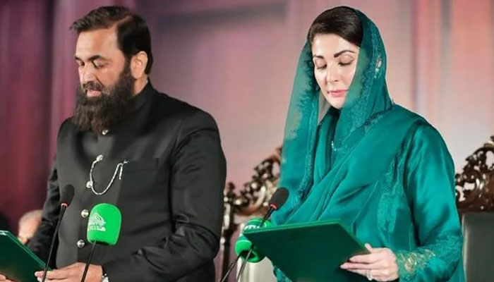 Screenshot of Maryam Nawaz being sworn in as Punjab CM. — Geo News video