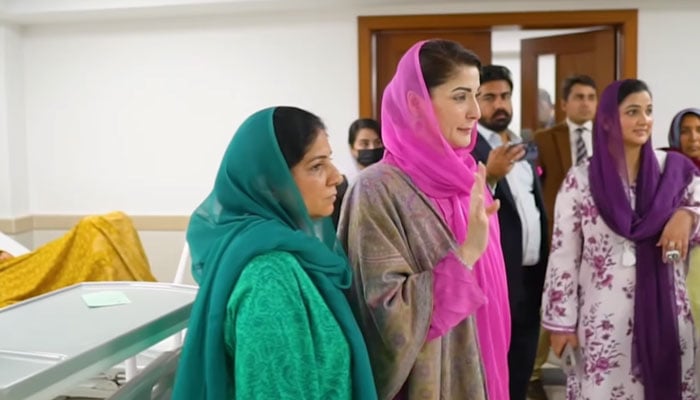 Punjab Chief Minister Maryam Nawaz sudden visits at Mayo Hospital Emergency Block on February 28, 2024. — Facebook/Maryam Nawaz Sharif