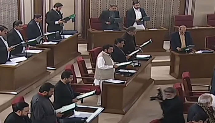 Newly elected Balochistan Assembly MPAs take oath in Quetta, on June 20, 2023. — Screengrab/YouTube/PTV News