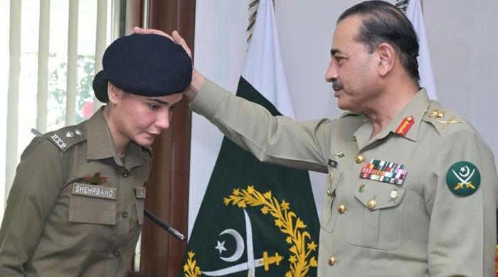 COAS praises courageous ASP for saving woman from charged mob - Vimarsana News