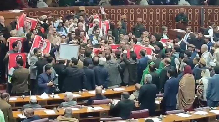 Pandemonium mars inaugural session as newly elected MNAs sworn in - Vimarsana News