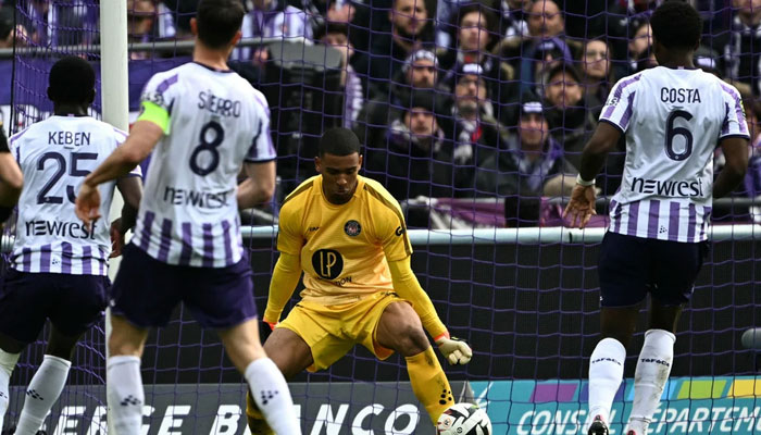 Toulouse goalkeeper Guillaume Restes makes a save during their Ligue 1 match against Nice. — AFP/File