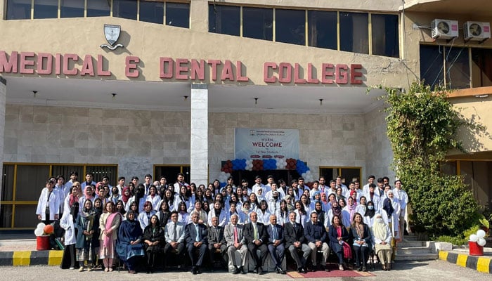 Group photo of new students of the 2024 session at Islamabad Medical & Dental College (IMDC) on February 17, 2024. — Facebook/Islamabad Medical & Dental College