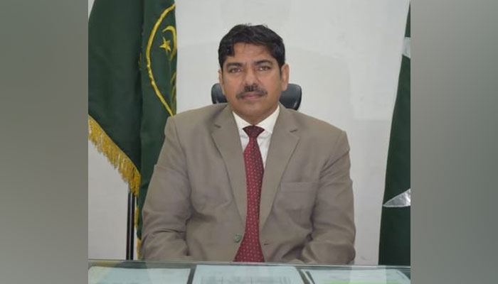 Secretary Industry and Commerce Ehsan Bhutta at his office. — Industries, Commerce, Investment & Skills Development Department, Government of the Punjab Website